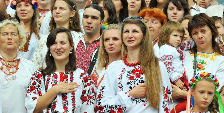 жінки, українці, натовп, вишиванки