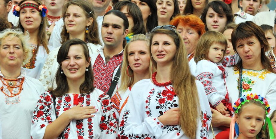 жінки, українці, натовп, вишиванки