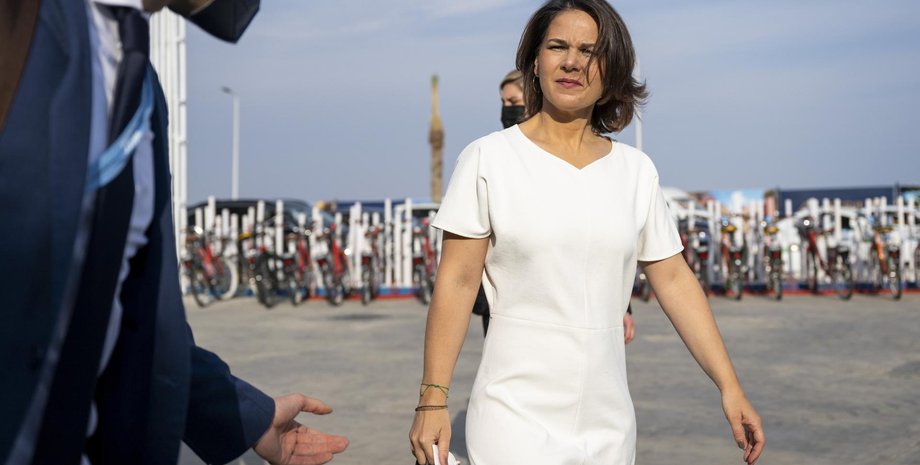 Анналена Бербок впевнена, що без західних танків і систем ППО кількість жертв війни була б набагато більшою