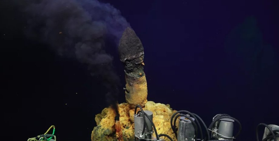 глубоководный вулкан