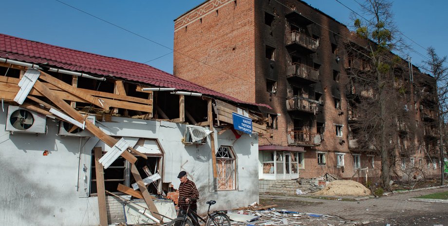 Вулиці зруйнованого Тростянця. Суми,