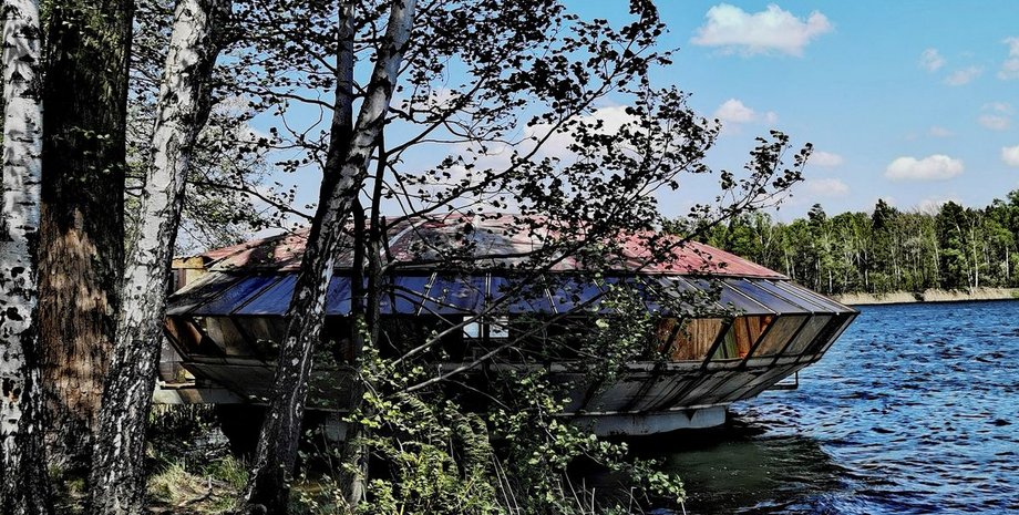 Ресторан в форме НЛО, Ресторан НЛО, ресторан Роза ветров Польша, ресторан Аризона Польша, ресторан летающая тарелка