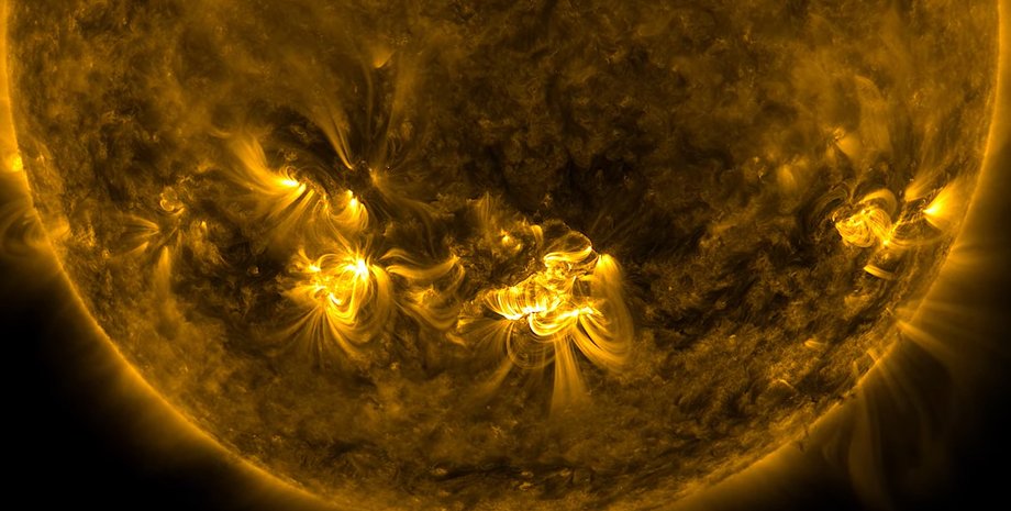 Солнце, вспышка, солнечная буря, корональный выброс массы