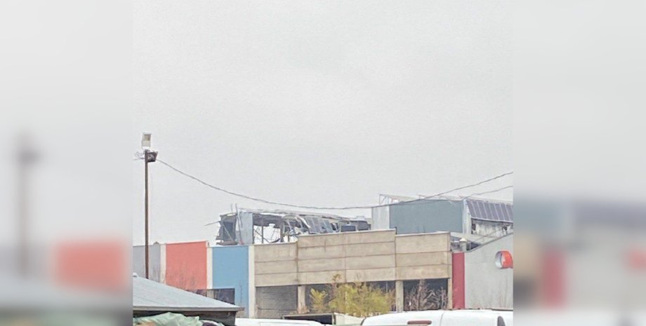 Вибухи Мелітополь окупанти база хлопок обстріл Рефма аеродром