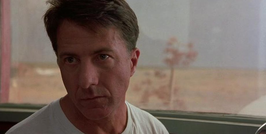 Кадр из фильма "Человек дождя"