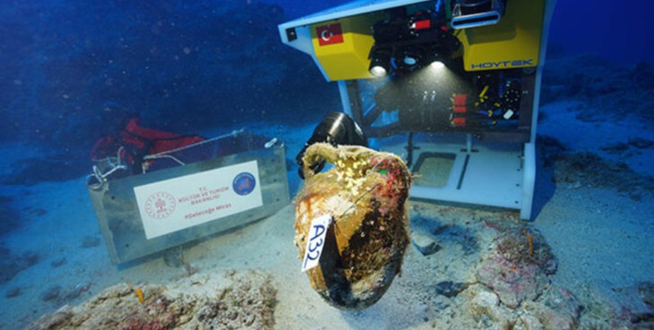 Турция, Газа, затонувший корабль, оливки, косточки, груз, археологи, археология, оливковое масло, амфора, находка