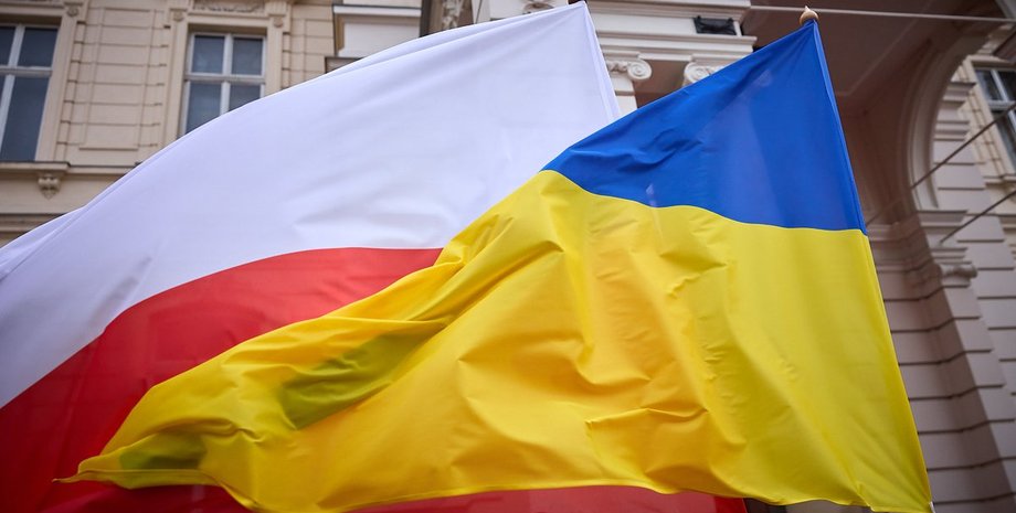 Флаги Украины и Польши