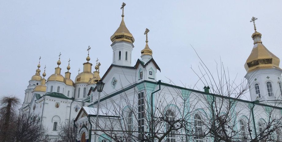 Свято-Троицкий храм, Полтава, монастырь