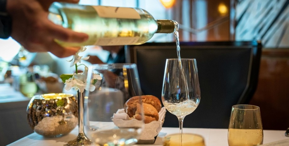 Вино, вечеря, ресторан, сомельє поділився секретами, вино, як правильно пити вино, як обрати вино, як вибрати вино, як вибрати напій, їжа чи вино
