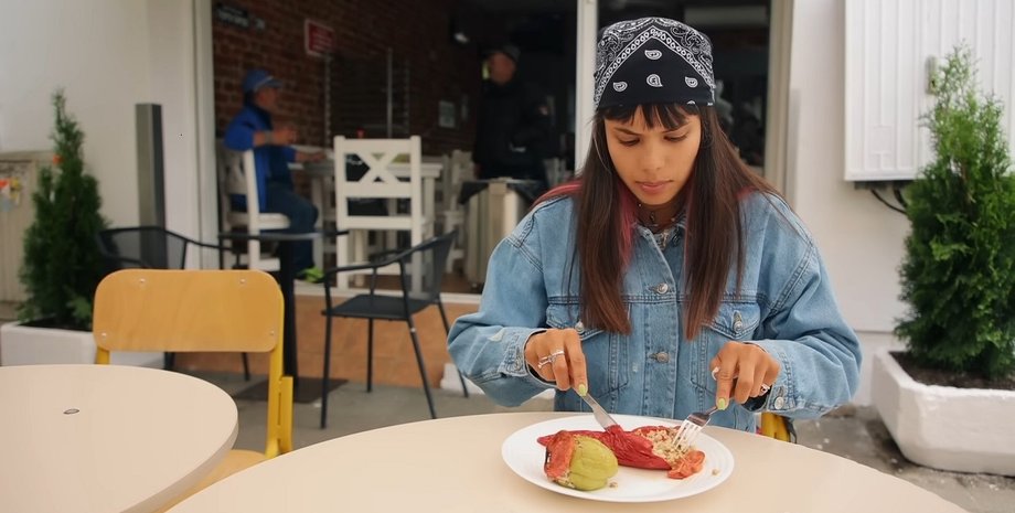 Мишель Андраде, орел и решка, телеведущая