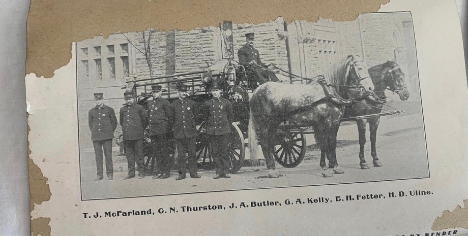 Капсула времени, находка, пожарные, спасатели, житон, вещи, спустя 100 лет