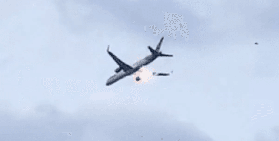 самолет, пожар, авария двигателя