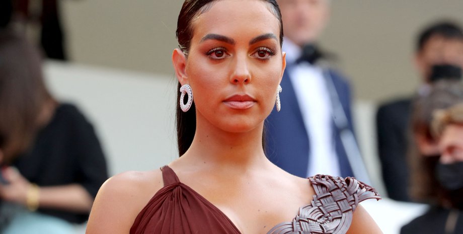 Джорджина Родригес, Джорджина Родригес стиль, невеста криштиану роналду, криштиану роналду в саудовской аравии