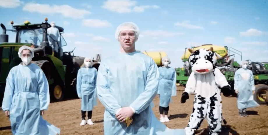 Пародия, песня "SHUM", евровидение-2021, поле, с/х-техника