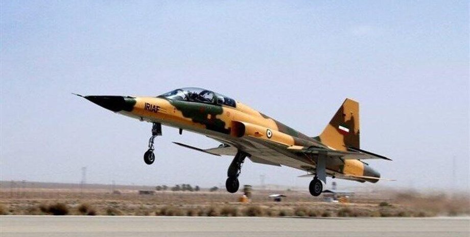 иранский самолет F-5