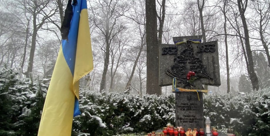 день памяти жертв голодоморов, голодомор 1932-33 годов, в варшаве собрались украинцы, православное кладбище, годовщина голодомора