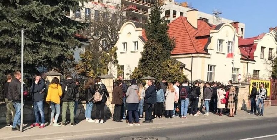 Черга, Консульство, Польща