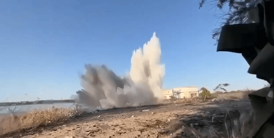 обстрелы авиабомбами и дронами, Херсонская область, Запорожская область, есть пострадавшие