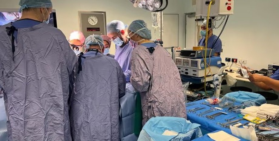 операція, лікарі, пересадка матки