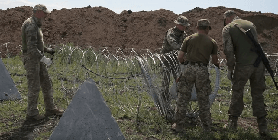 загородження, колючий дріт, захисні загородження