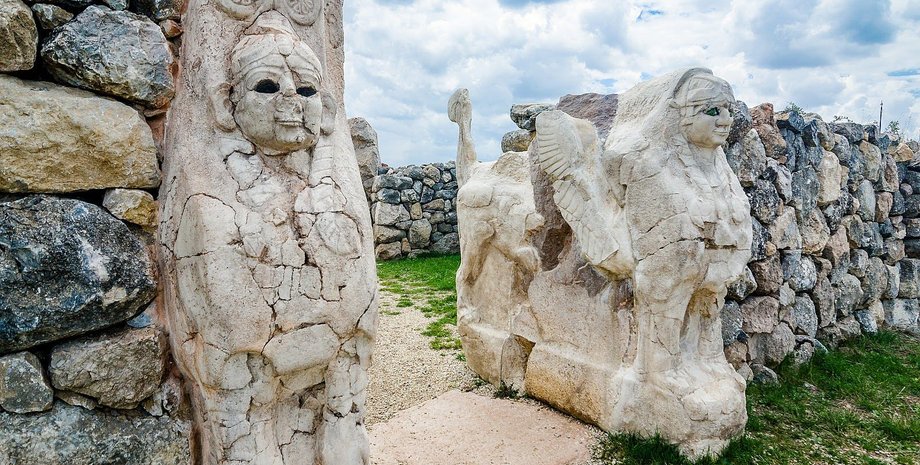 хетты, фигуры, стена, камень, фото