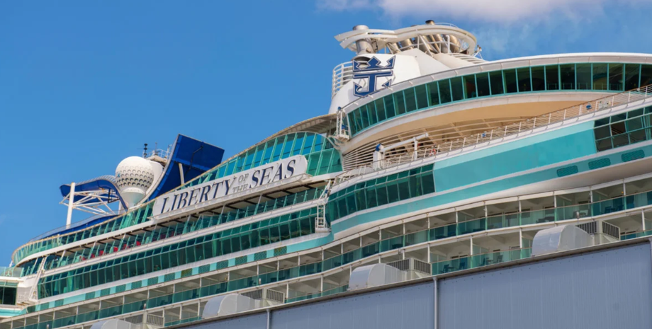 Пассажир прыгнул с круизного лайнера, Royal Caribbean, корабль, несчастный случай, курьезы, туризм, путешествия, трагедия, фото