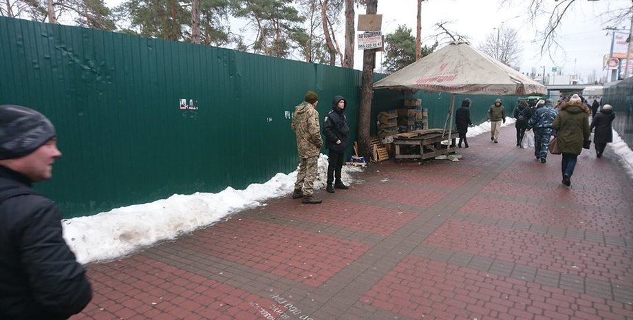 Возле метро "Лесная" якобы ждут призывников/Facebook Дмитрия Кучера