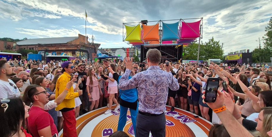 Игорь Кондратюк ведет Караоке на Майдане в 2025 году