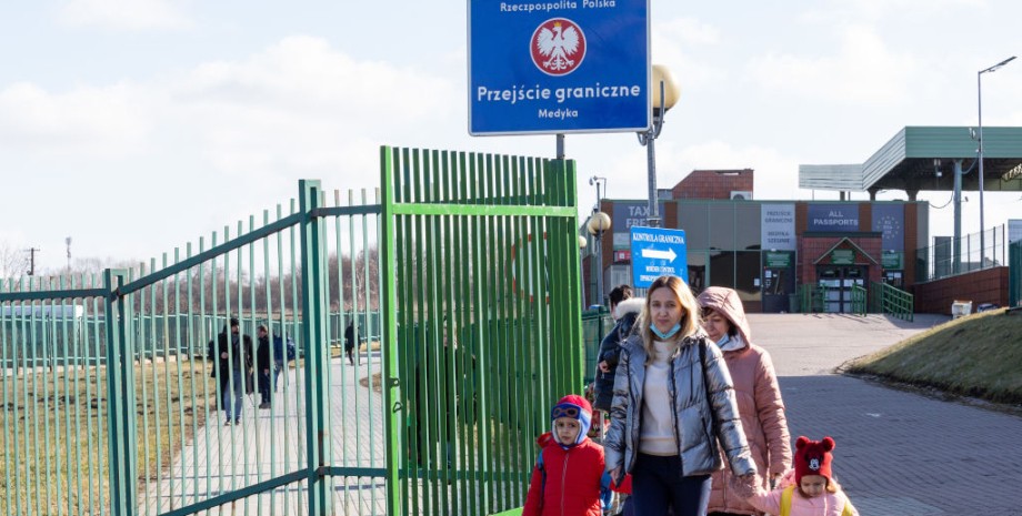 українським біженцям подовжено термін перебування, Польща, воєнні біженці, діти
