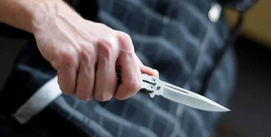 Во Львове мужчина взял в заложники людей