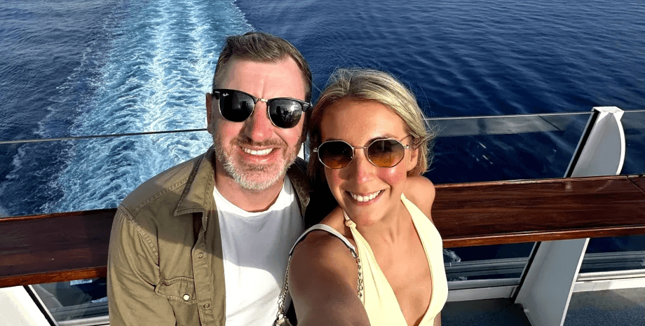 Кэтрин и ее партнер на корабле