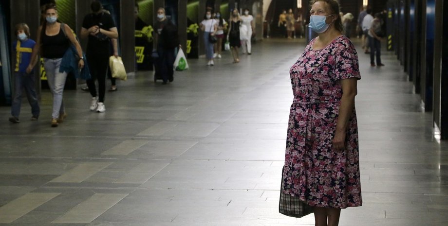 Київ, метро, пологи, породілля,