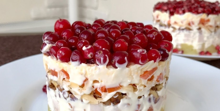 салат с клюквой курицей и ананасами салат с клюквой, вкусный салат, праздничный салат