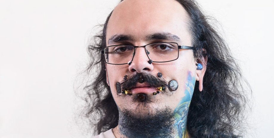 Джеймс Госс, тунелі на обличчі, пірсинг, книга рекордів гіннесу