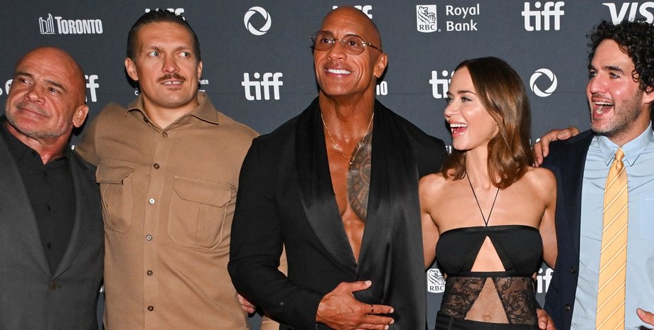 емілі блант александр усик дуейн джонсон