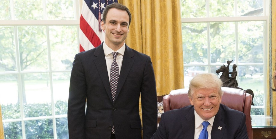 Майкл Крациос и Дональд Трамп Майкл Крациос, Дональд Трамп