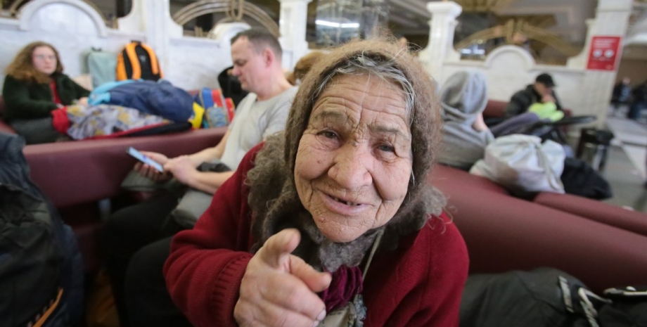 Пенсії в Україні, Пенсія 2023, пенсії, пенсіонери, пенсійний вік, 6 пенсій, пенсія за кордоном