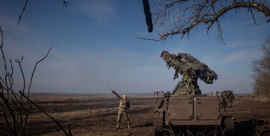 Військова техніка, військовослужбовець