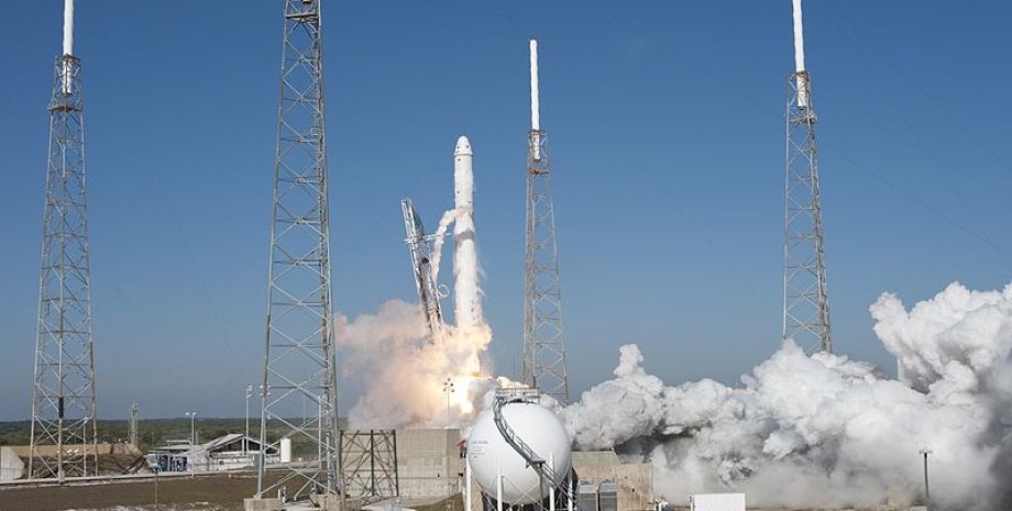 Запуск Falcon 9 / Фото: Wikipedia