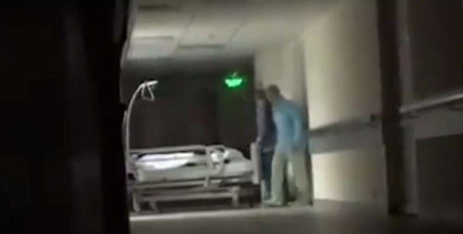 Москва, лікарня, медсестра, п'яна, старенька, знущання,