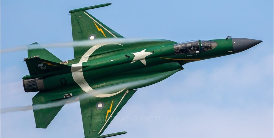 Истребитель JF-17 Thunder