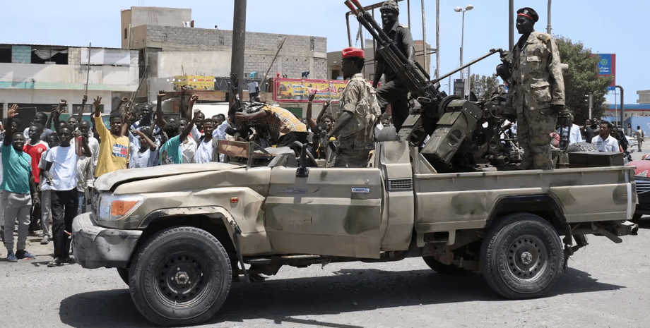 Sdílet: V Súdánu pokračuje ozbrojený konflikt, v jehož důsledku zemřely již desí...