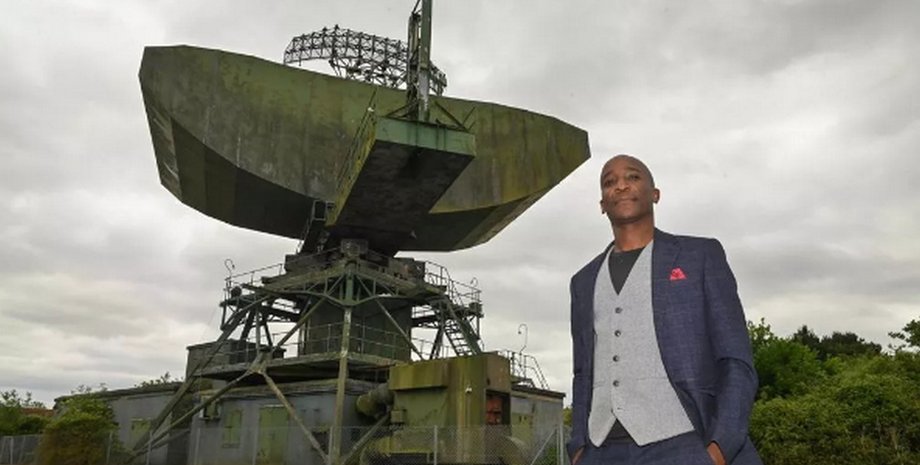 Он заявляет, что создает сеть для поиска НЛО