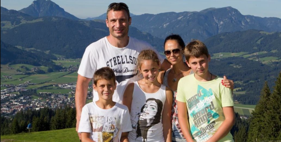Виталий Кличко с семьей — 2013 год