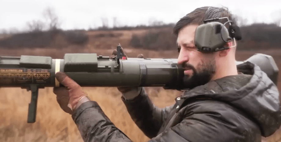 Алексей Смирнов, гранатомет, шведский гранатомет AT4