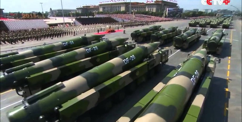 Ракеты DF-26 на параде в Пекине в 2015 году