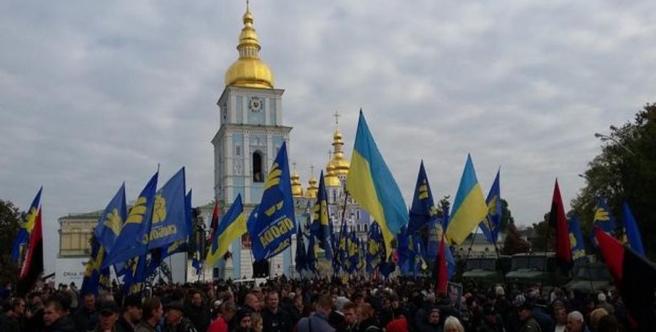 Участники Марша героев / Фото: twitter.com/o_removska