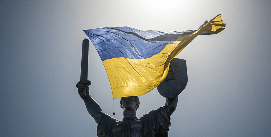 Батьківщина-мати, демонтаж герба, тризуб