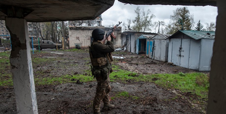 Украинский боец в Бахмуте, фото