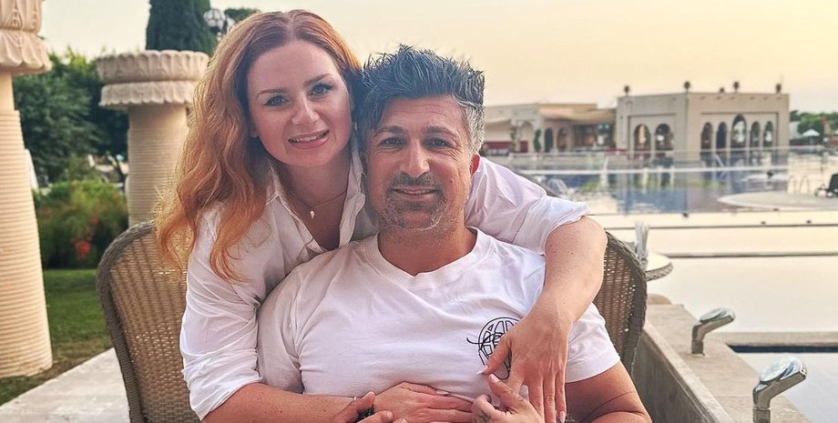 Кохана мільйонера, дівчина мільйонера, переможець лотереї, поліцейська, зупинила за перевищення, витерла сльози грошима